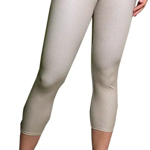 Onzie nwt // fishnet capri leggings RARE