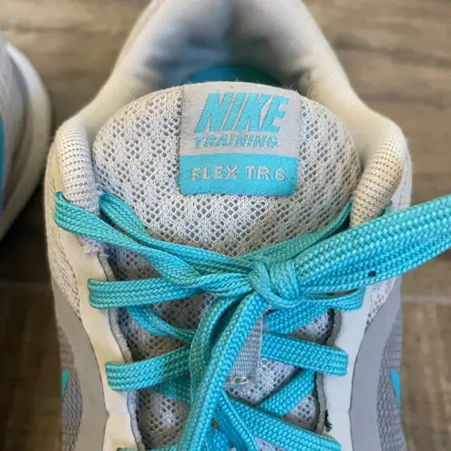 Nike  Training Flex TR6 Running Shoes size 6 Gray Aqua Sneaker Athletic Workout
