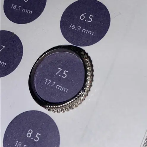 Beautiful Criss Cross “Forever” Ring - Image 4