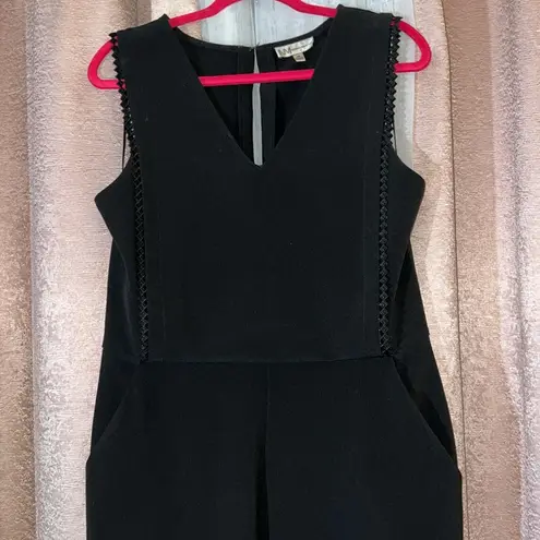 Neiman Marcus Size 10 Black Sleeveless Jumper