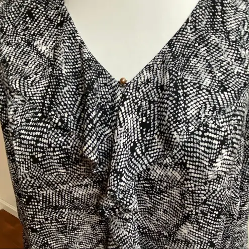 Roz & Ali Black/White Long Sleeve Blouse