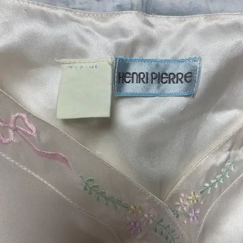 Henri Pierre women L V-cut button front satin Longsleeve nightgown white