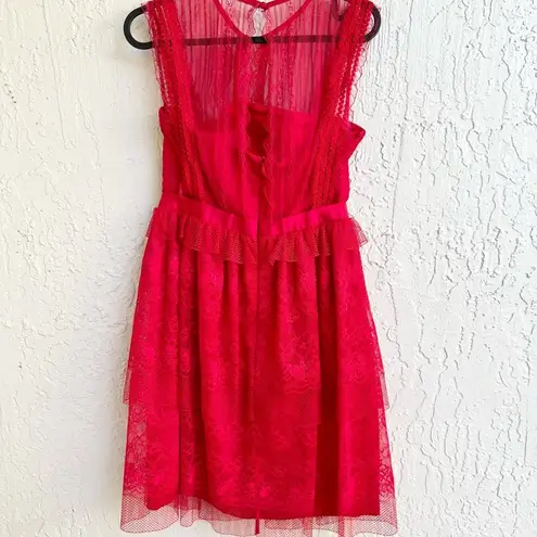 Three Floor Red fearless mini lace party dress size 4