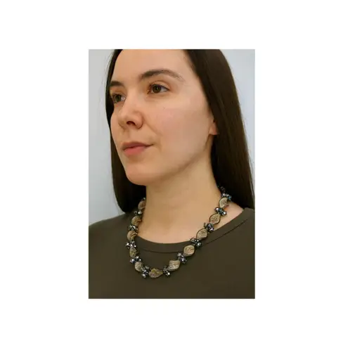 Artisan made glass leaves & hematite beaded necklace Green