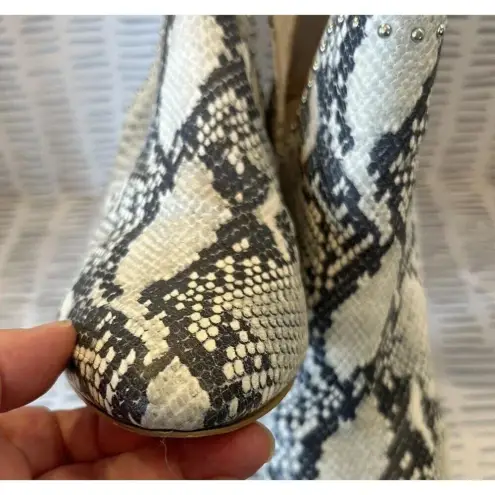 Steve Madden ‎ Rockstar Booties Side Cut Out Silver Studs Women’s Size 10