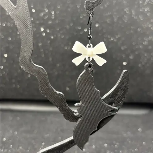 Bat Earrings with White Bow – Cute Spooky Halloween Jewelry Black