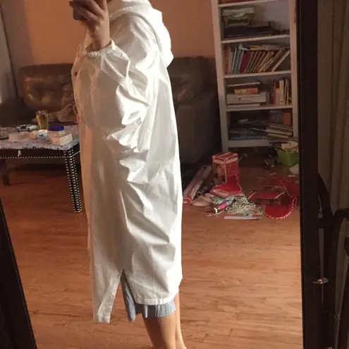 White puffy long jacket. S