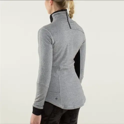 Lululemon  base runner pullover