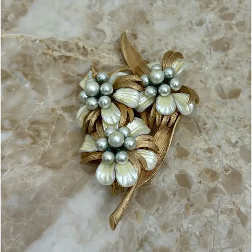 Vendome Vintage Signed Gold Tone Faux Mother of Pearl and Pearl Flowers Brooch