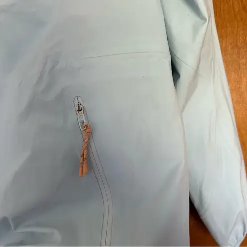 Lululemon  Stretch Waterproof Hiking Half Zip Pullover in Powder Blue Size 2