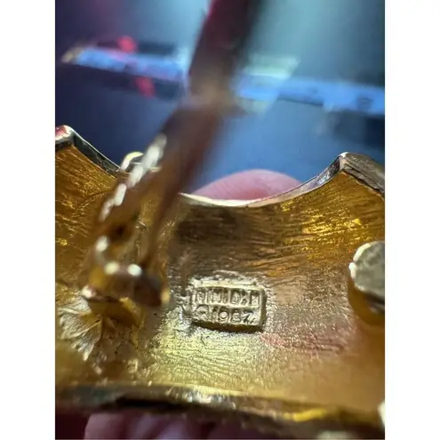 80s Vintage MiMi Di N Signed Chunky Round Embossed Gold Tone Clip On Earrings