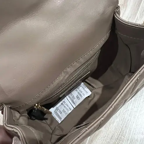 Badgley Mischka NWT Crossbody Bag Quilted Studded Pearl Handle Chain Strap Taupe