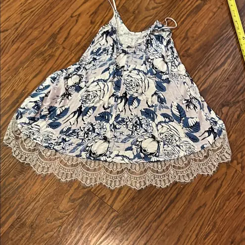 Floral Lace Trim Women’s Top Blue