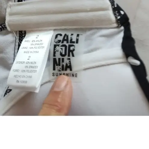 NWT California Black/white polka dot twist front molded cup bikini top size 2 Black