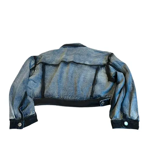 Pretty Little Thing  cropped denim jacket