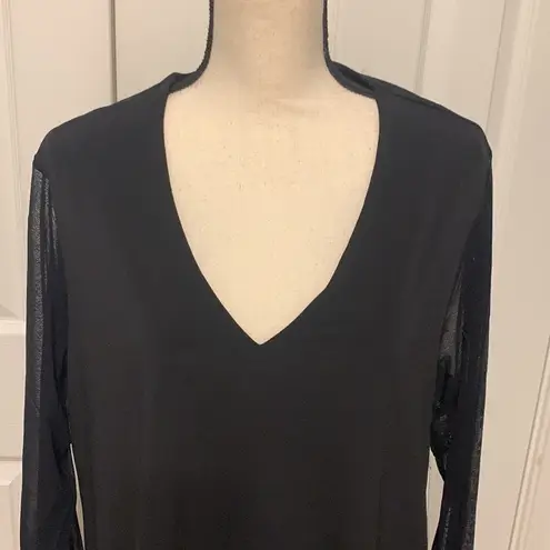 T Tahari  V Neck Illusion Sleeve Plus Top