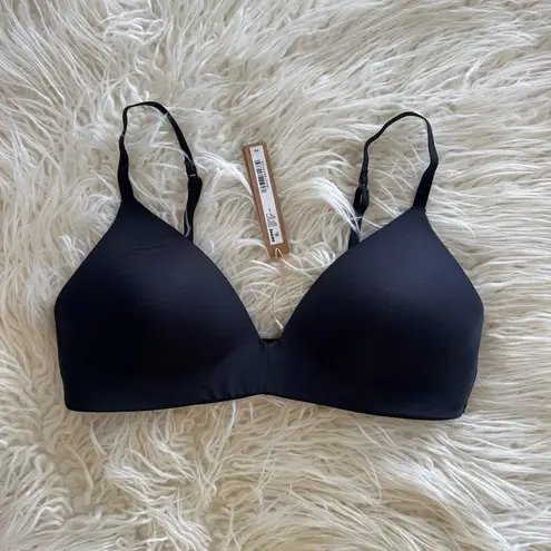 SKIMS Wireless Form T-shirt Bra Onyx Size 36B