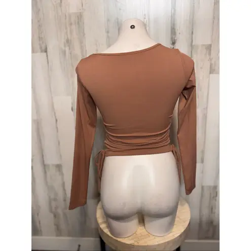 Brown Long Sleeve Ruched Side Top – Size M Size M
