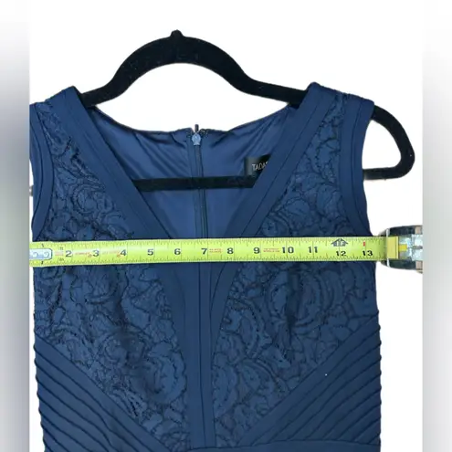 Tadashi Shoji Sleeveless V Neck Lace Midnight Blue Elegant Gown Size 2