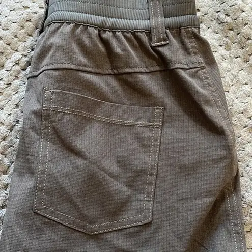 Kuhl  Strattus Charcoal Gray Hiking Skorts Size 0 EUC #0331-DS