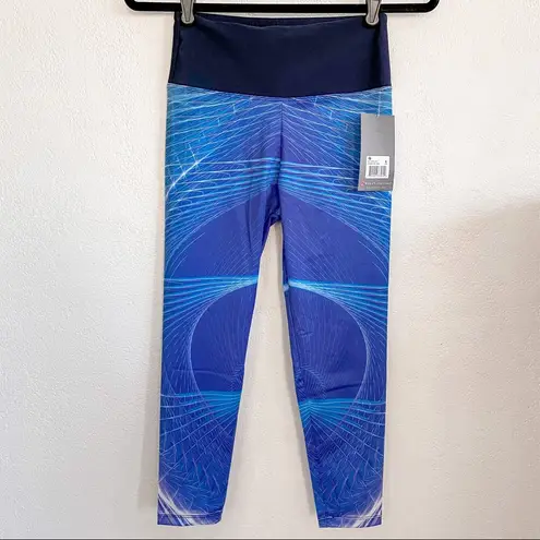 Bally Total Fitness Bally Blue Spiral Out Cropped Leggings Size Small