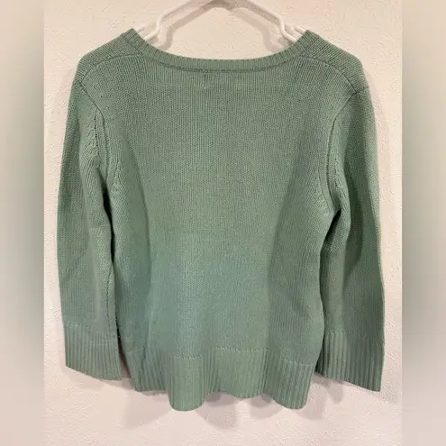 Bloomingdale’s Sutton Studio Cashmere V