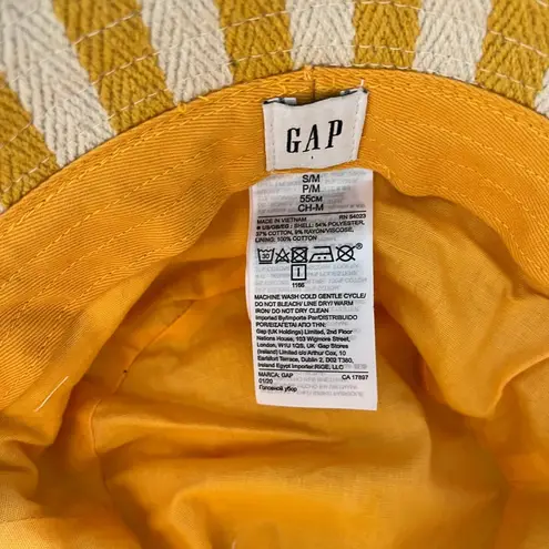 Gap Never worn:  yellow & cream striped bucket hat