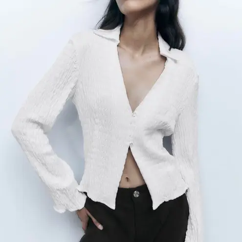 ZARA  Textured Scrunch Satin Split Bottom Button Up Shirt White Medium Crop Open - Image 2