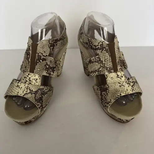 Earthies Sandles Santiago Beige Snake Embossed Leather Studded Edgy Animal 8 B Tan