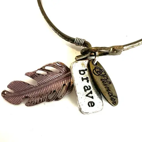 Plunder brave feather bangle bracelet wirh feather