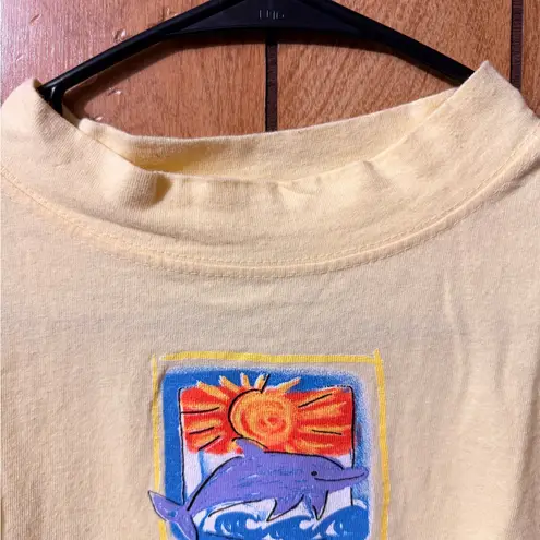 Vintage Cromer Maine Dolphin Cropped Graphic Tee Yellow Medium Y2K USA
