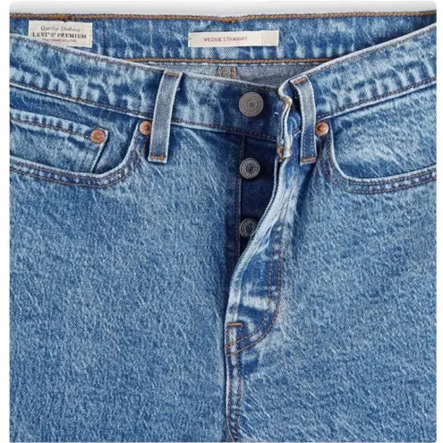 Levi's Levi’s Wedgie Straight Women’s Jeans | Levi Straight Leg Button Fly | Size 28