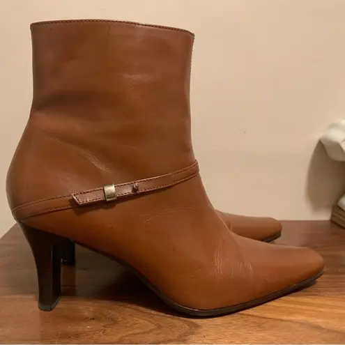 Hillard & Hanson towns heeled booties size 8 1/2 M