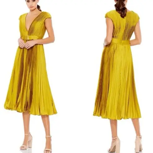 Mac Duggal 26483 Pleated Cap Sleeve Satin Midi Gown Size 6 New w/ Tag MSRP $338