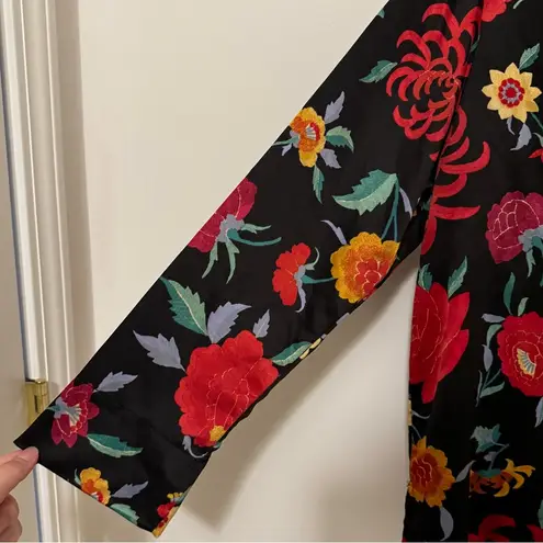 Natori  Floral Button Front Top Size Small Long sleeve red black PJs Sleep Shirt - Image 4