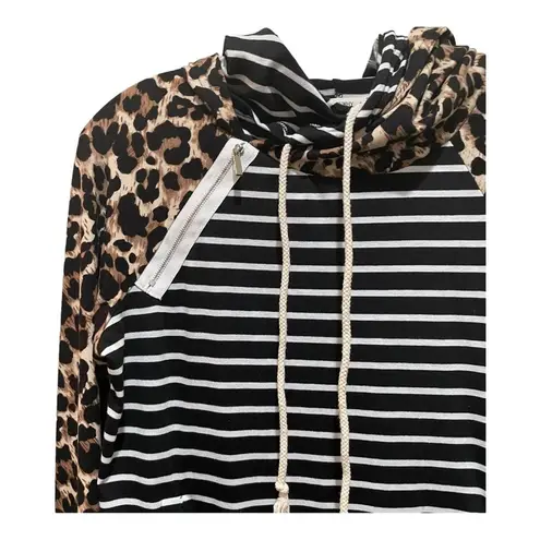 Andthewhy  Leopard Print and Stripes Hoodie Shirt Size Small