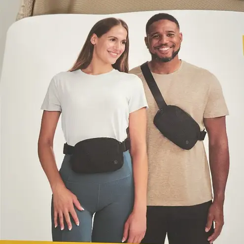 Lole Lolë belt bag unisex Fanny pack crossbody bag NWT