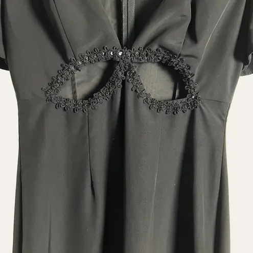 Mac Duggal leena for Black Embelished Cutout Short Sleeve Formal Gown Size 8