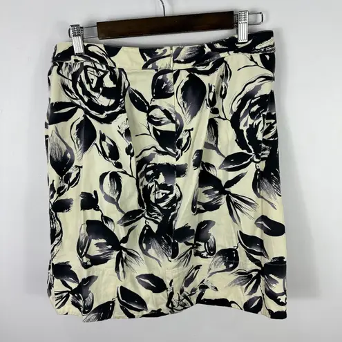 CAbi  Pleated Mini Skirt 6 Black Floral Quiet Luxury Preppy Artistic Cotton