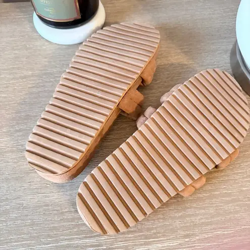 Varley NWOT Giles Quilted Slides Size 10