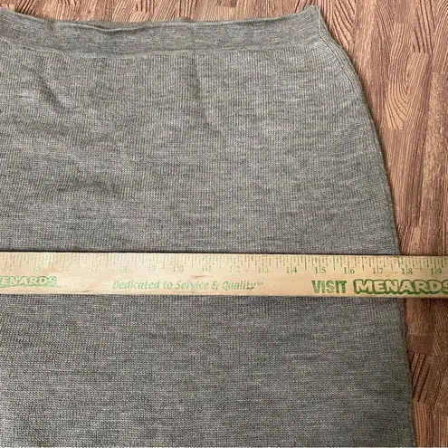 Salvatore Ferragamo Vintage knit 100% wool pencil skirt beige size small Italy