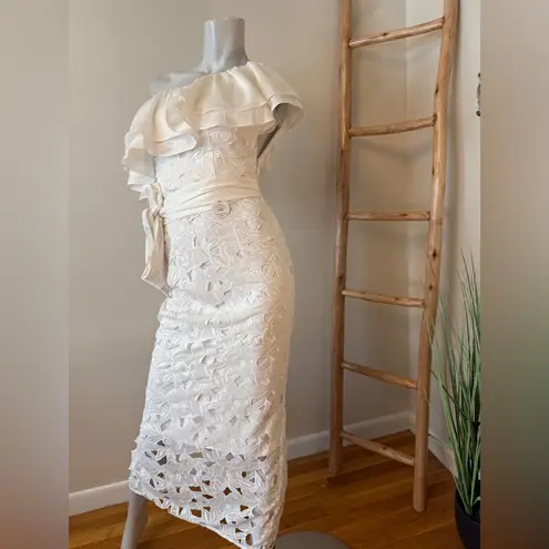 Chi Chi London Ruffled Off Shoulder Crochet Porsha White Maxi Dress 6 NWT