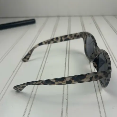 Tortoise Classic Wayfarer Sunglasses Brown Lens Unisex