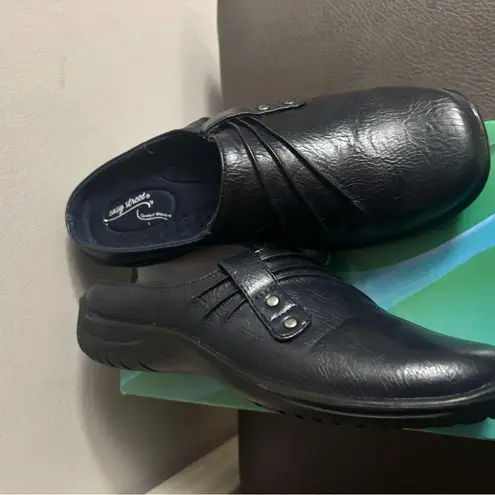 Easy Street New Holly Comfort Clogs (Women) navy