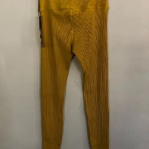 Carbon 38 NWT Ribbed 7/8 Legging