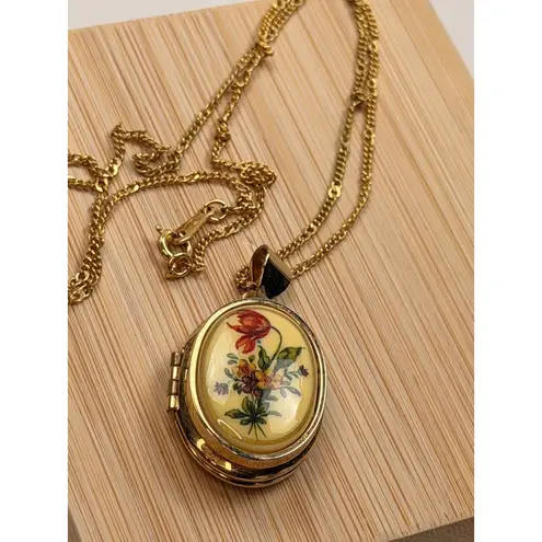 Vintage victorian style Gold