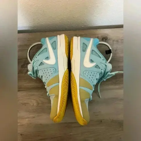 Nike  Air Vapor Advantage Light Blue Sneakers,Performance Running Shoes,Size 8