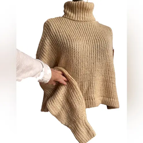 Mable Anthropologie Champagne
Turtleneck Crop Sweater Size M