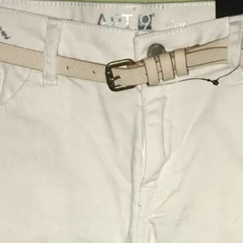 Apt. 9  WHITE WITH PINK BELT MID RISE JEAN SHORTS SIZE 8