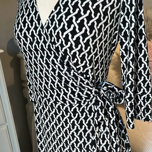 Laundry by Shelli Segal Laundry Shelly Segal Black White Wrap Dress Collared Belted Silky Womens XS